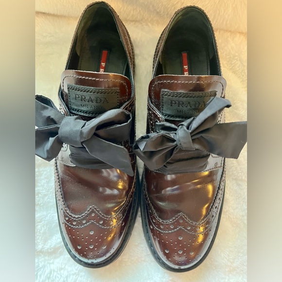 Authentic Prada women’s brogues w/ ribbon laces … Gorgeous!! - Picture 4 of 14